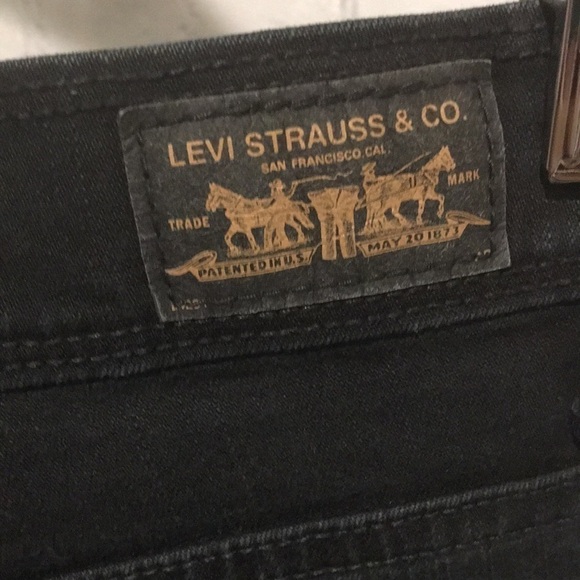 Levi’s 512 women’s black jean Bermuda shorts size 8 - Picture 2 of 5